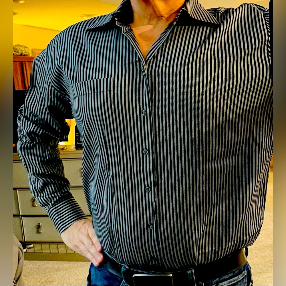 HAUPT EVOLUTION 44-XL  17 1/2 great black silver button down one pocket in front